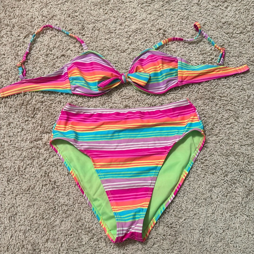 No Boundaries multicolored swim top SIZE SMALL
